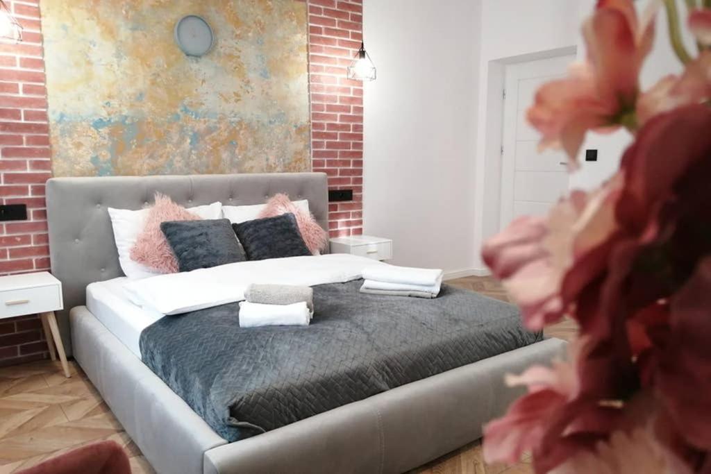 Apartament Lucy - Scisle Centrum Czestochowy Çestohova Dış mekan fotoğraf